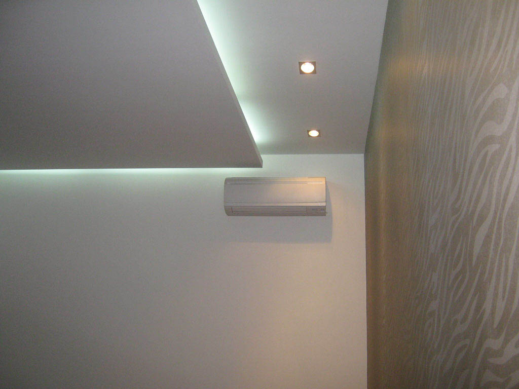Парящий потолок с подсветкой – стильное и модное решение для интерьера разных помещений