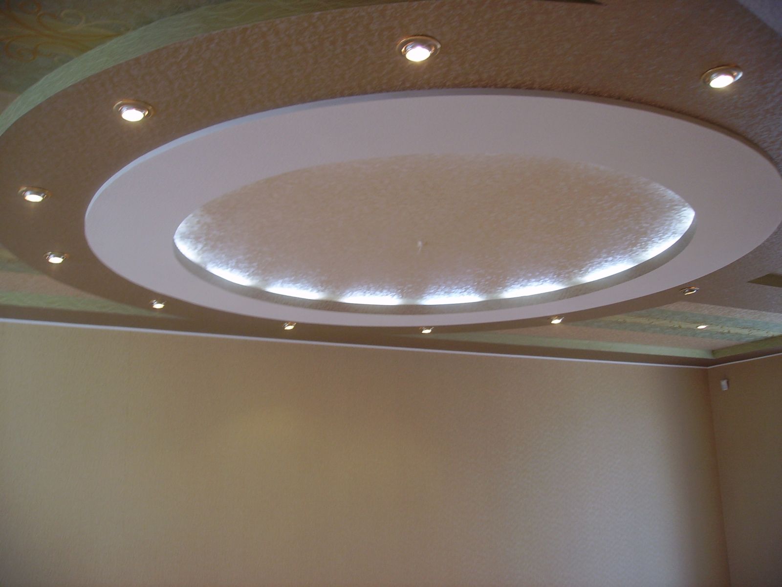 Как создать потолок с подсветкой своими руками: полезные рекомендации по выбору освещения