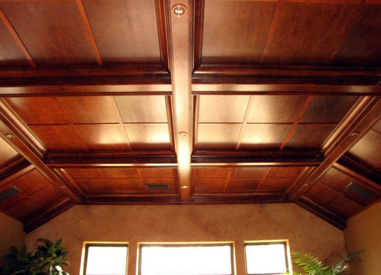 Какой деревянный потолок лучше сделать